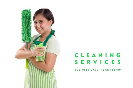 专业保洁服务广告, 肖像保洁女士手持产品与双臂交叉。模板设计在白色上被隔离